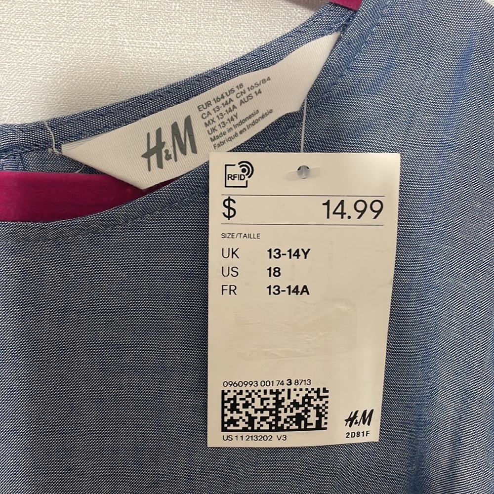 •H&M TOP• - Picture 3 of 4